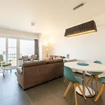 Daire In With Sea Views