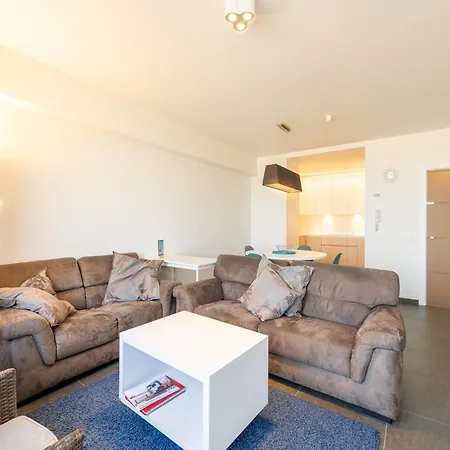 In With Sea Views דירה